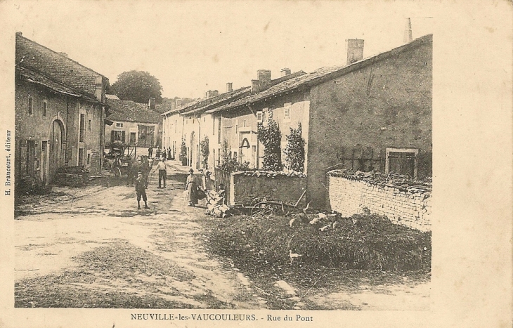 Rue du pont - Neuville-lès-Vaucouleurs