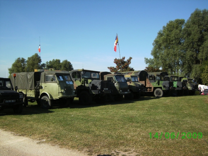 Voitures anciennes (militaires) - Nonsard-Lamarche