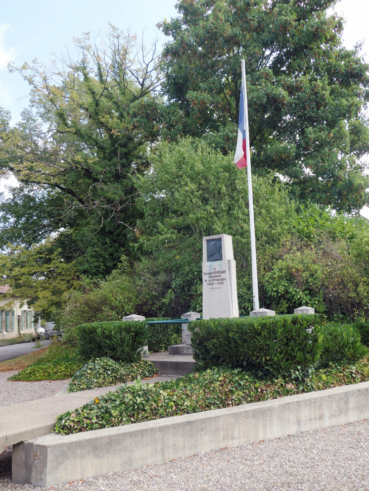 Le monument aux morts - Nubécourt