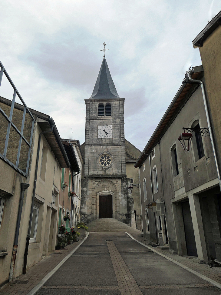 Vers l'église - Pagny-sur-Meuse