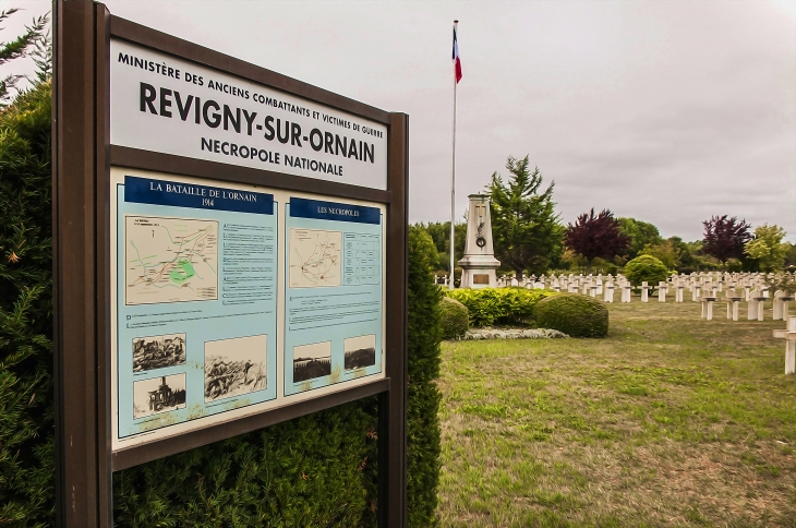 La nécropole nationale  à   Revigny-sur-Ornain (55)