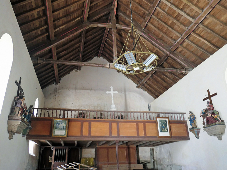 L'intérieur de l'église - Ribeaucourt