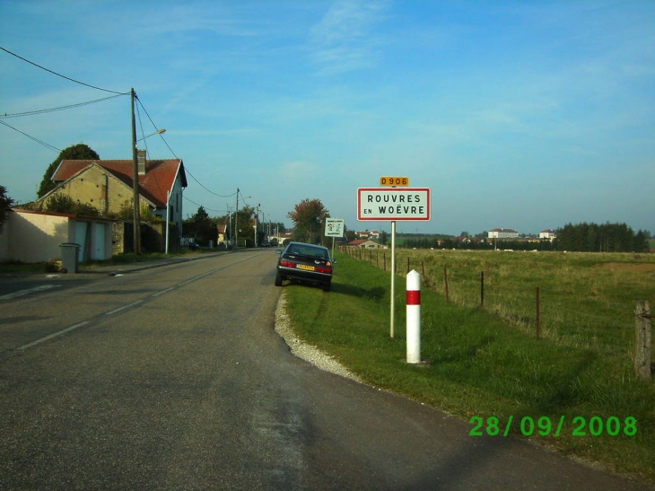 Entrée du village - Rouvres-en-Woëvre