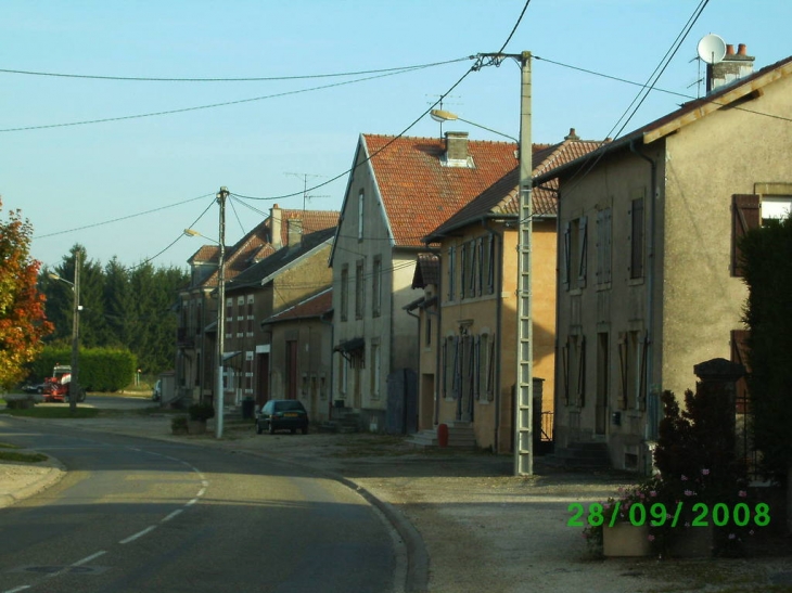 Rue principale - Rouvres-en-Woëvre