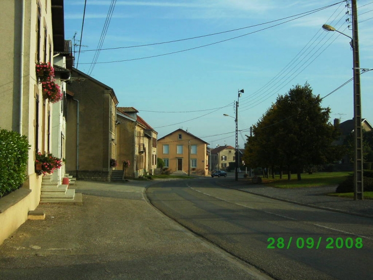 Rue principale - Rouvres-en-Woëvre