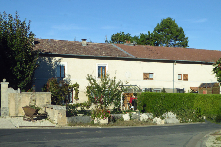 Maisons du village - Saint-Julien-sous-les-Côtes