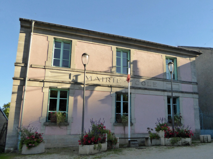 La mairie - Saint-Julien-sous-les-Côtes