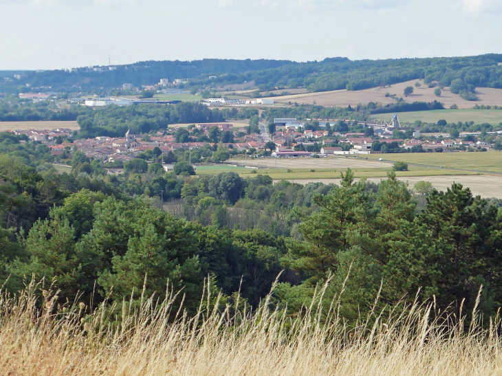 Le village vu du belvédère - Tannois