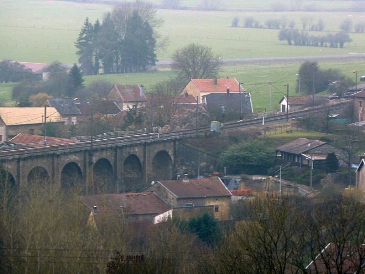 Vue sur le village - Thonne-les-Près