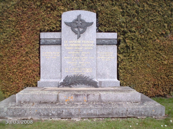 En souvenir du 1er aviateur tombé à Verdun