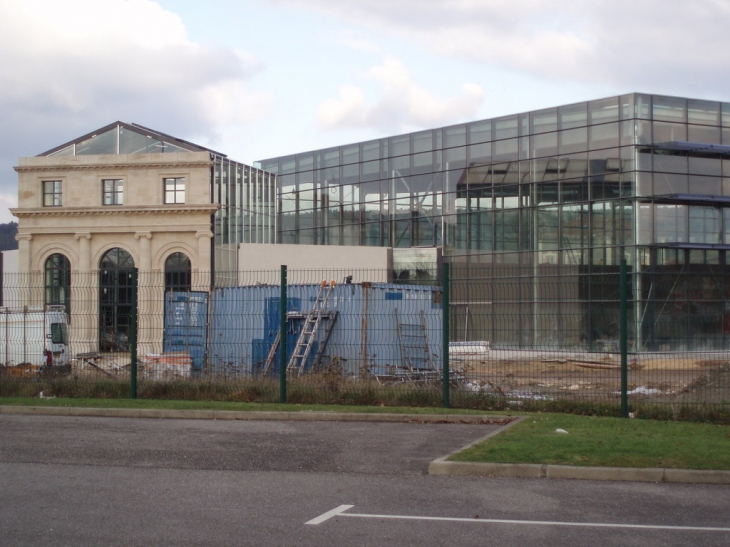 Nouvelle piscine en cours d'achèvement - Verdun