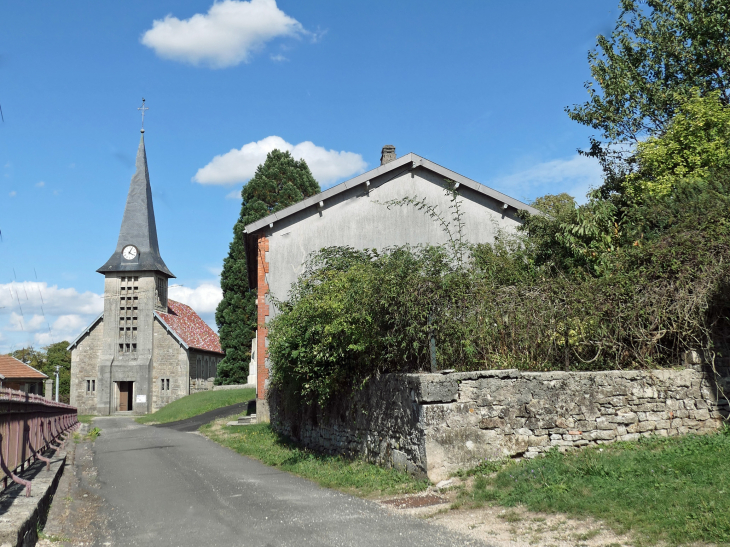 Vers l'église - Véry