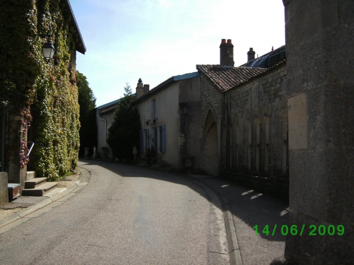 Une rue - Vigneulles-lès-Hattonchâtel