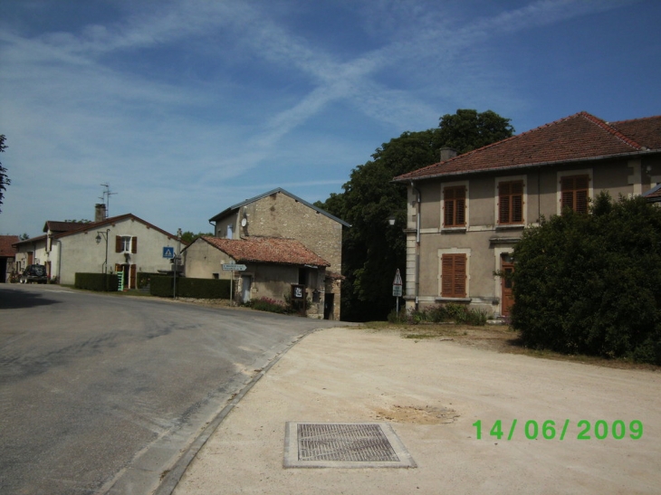 Une rue - Vigneulles-lès-Hattonchâtel