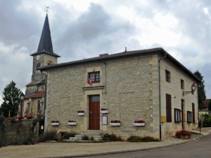 Le clocher derrière la mairie - Villers-le-Sec