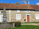 la mairie et le monument aux morts