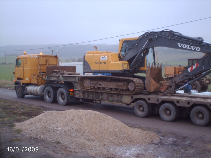 Installation de chantier pout poser une conduite d'eau - Aboncourt