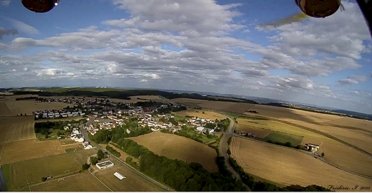 Angevillers vue du ciel un jour de mai 2015