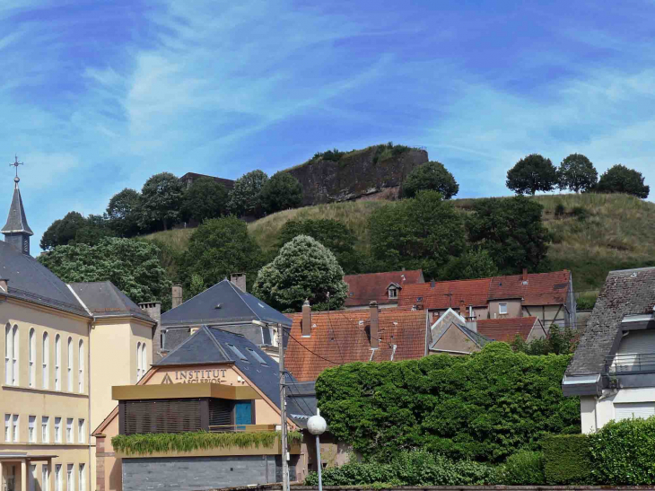  la chapelle de l'hôpital Saint Joseph sous le rocher de la Citadelle - Bitche