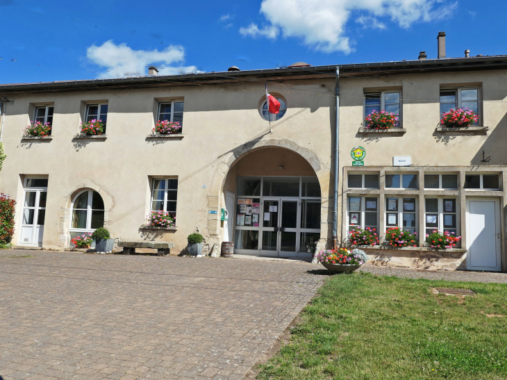 La mairie - Blanche-Église