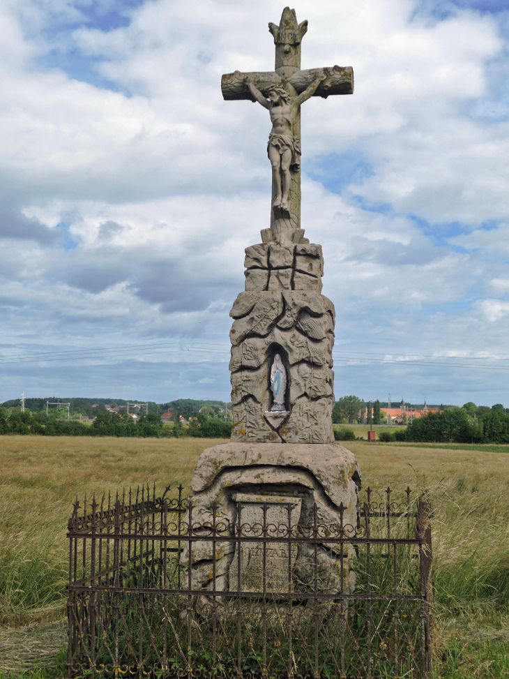 Calvaire dans le champ - Brouviller