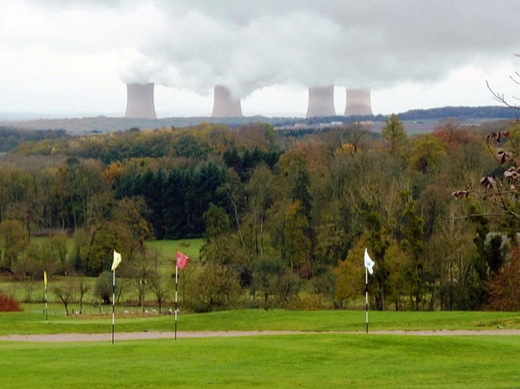 Vue sur la centrale nucléaire - Cattenom