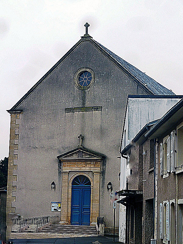 L'entrée de l'église - Cattenom