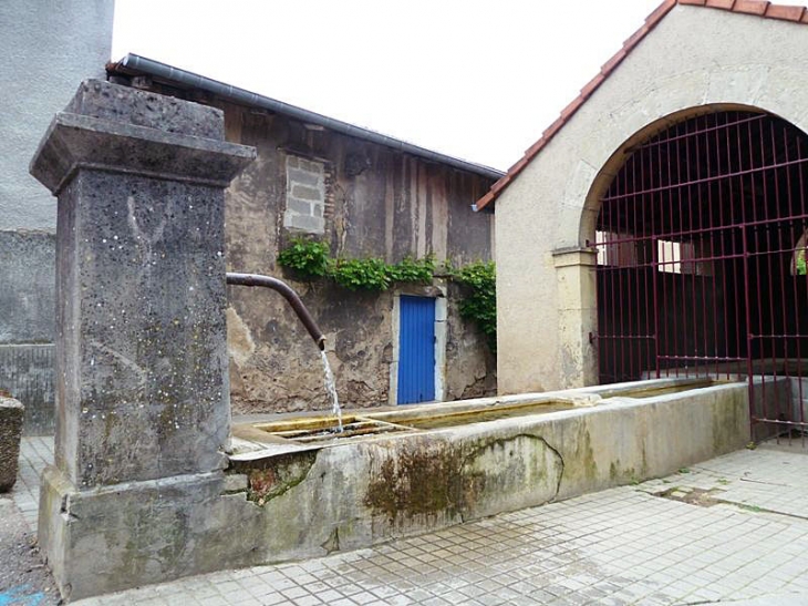 Fontaine - Corny-sur-Moselle