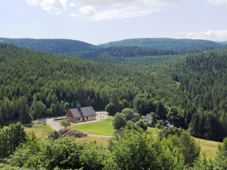 Le relais de chasse du Rosskopf vu du Rocher - Dabo