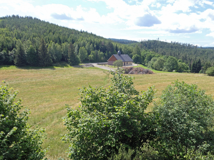 Le relais de chasse du Rosskopf vu du Rocher - Dabo