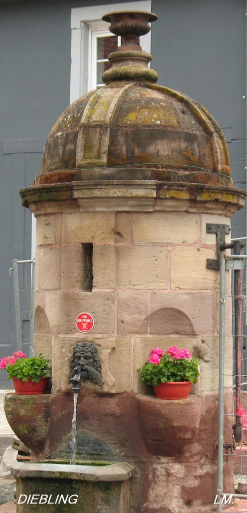 Fontaine pompe - Diebling