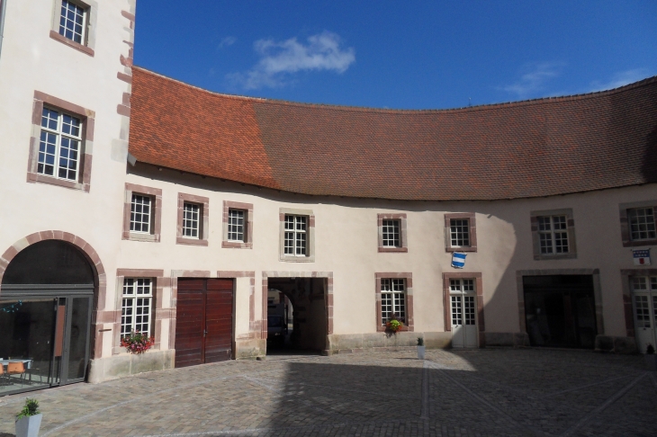 Cour du château - Fénétrange