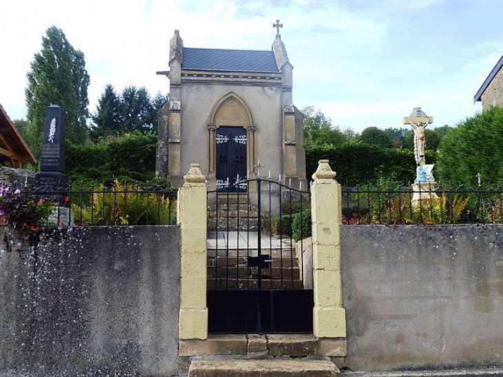 Chapelle funéraire - Fèves