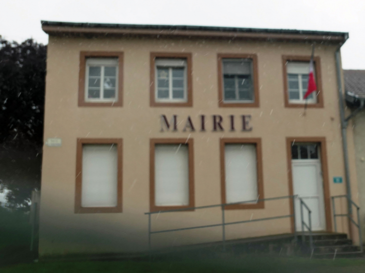 La mairie sous l'orage - Guébestroff