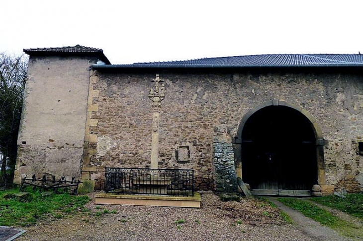 Calvaire devant une ferme - Hagondange