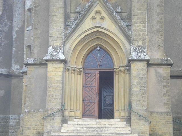 Entrée de l'église - Halstroff