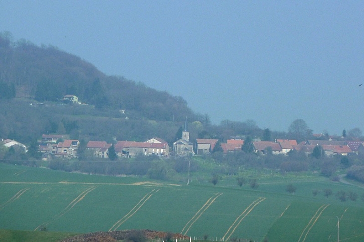 Le village vu de loin - Hannocourt