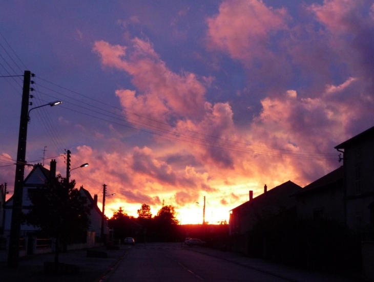 Ciel en feu sur Hauconcourt