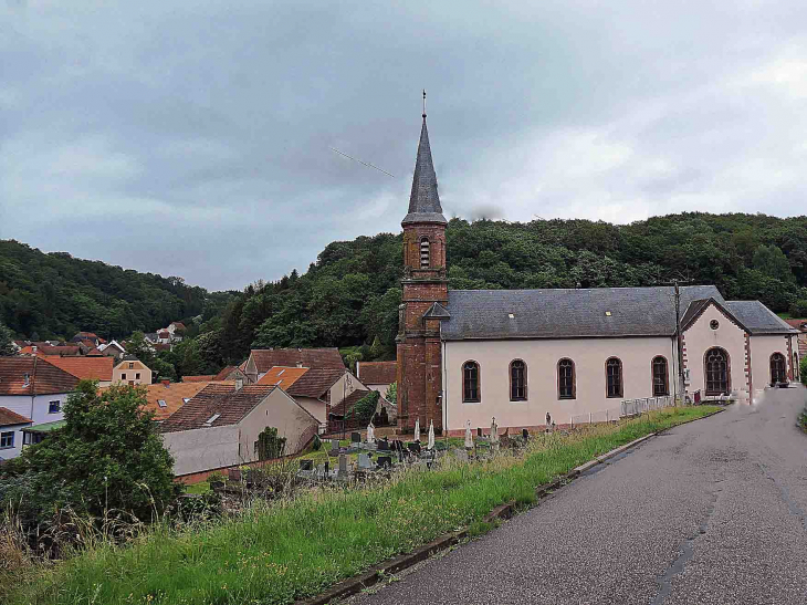 Le village et son église - Hottviller