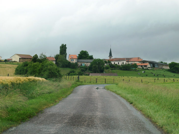 Vue sur le village - Lindre-Haute