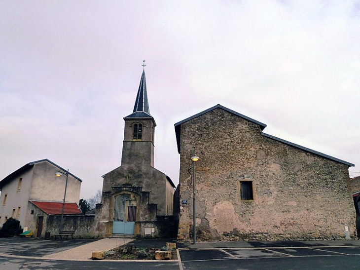 Dans le village - Malroy