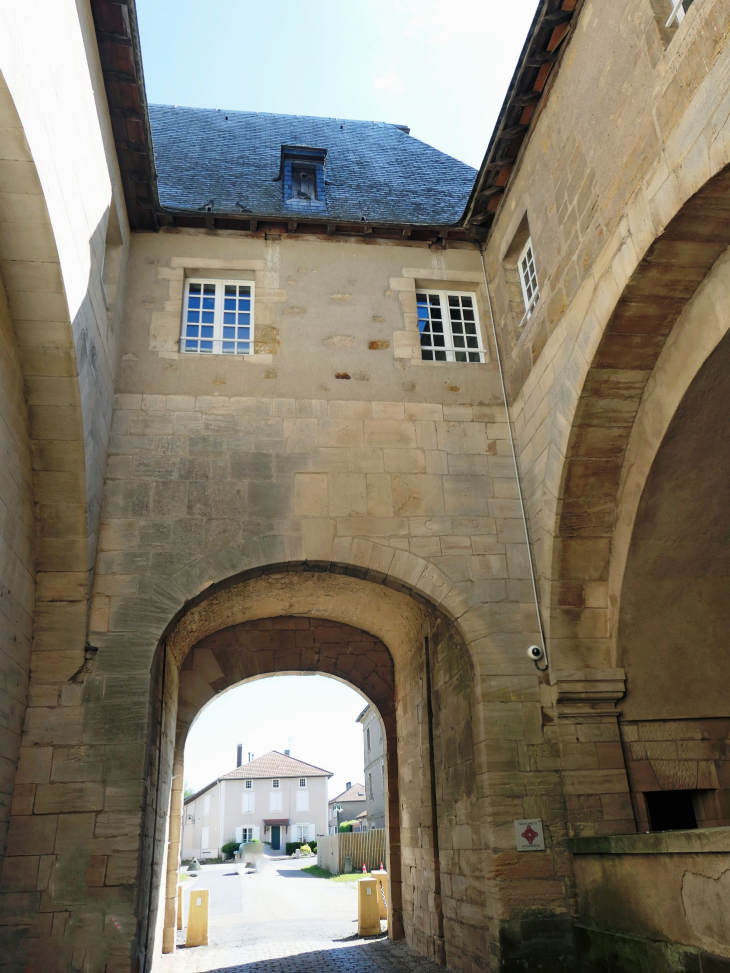 Sous la porte de France - Marsal