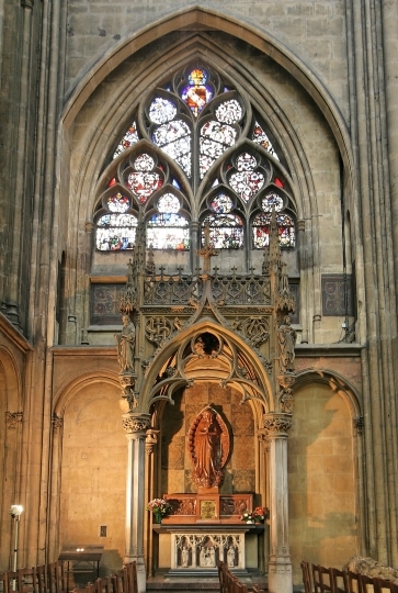 Statue de la Vierge - Metz