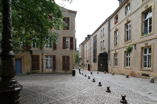 Une rue pavée - Metz