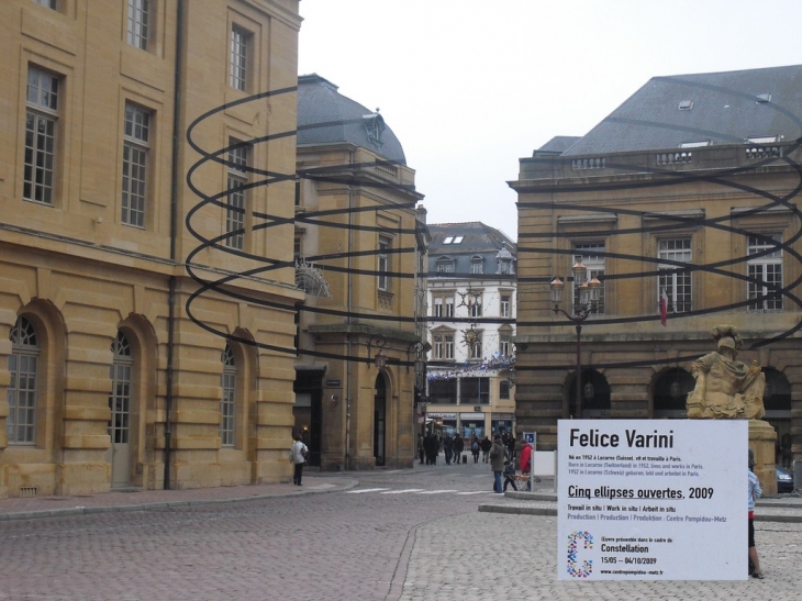 METZ - oeuvre de Félice Varini - 5 élipses