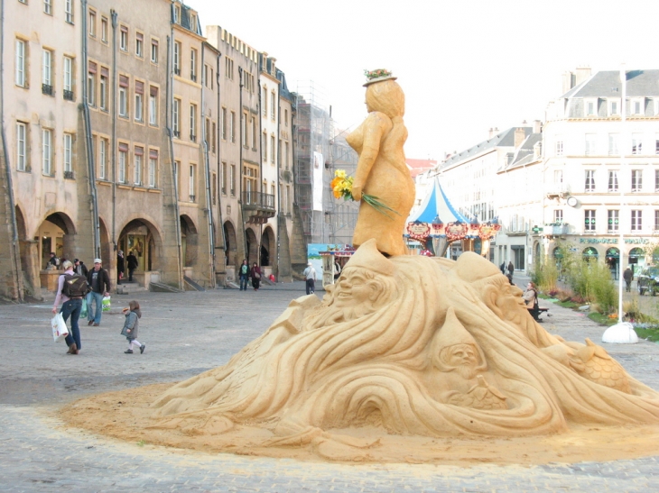 SCUPLTURE SUR SABLE PLACE ST LOUIS - Metz