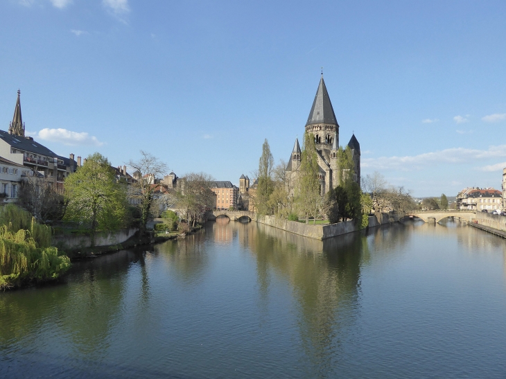 Le temple de garnison et le temple Neuf - Metz