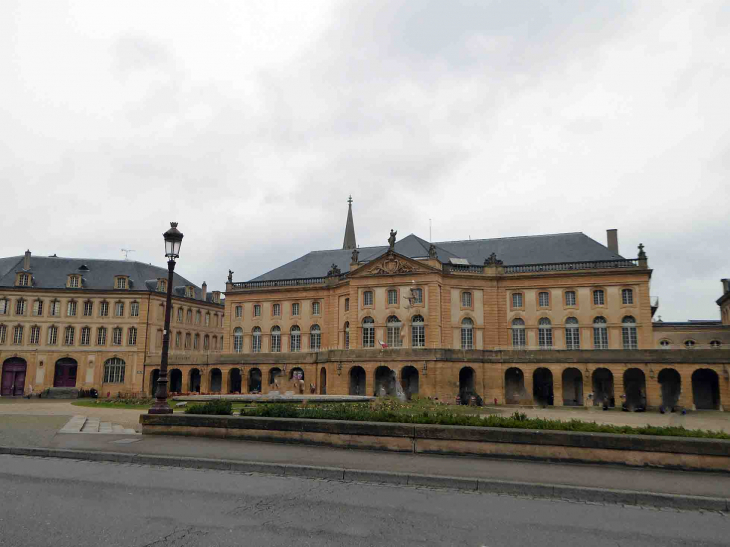 Place de la Comédie : le théâtre - Metz