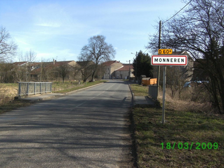 Entrée du village - Monneren