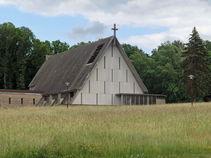 BATAVILLE : l'église de la Cité Ouvrière - Moussey